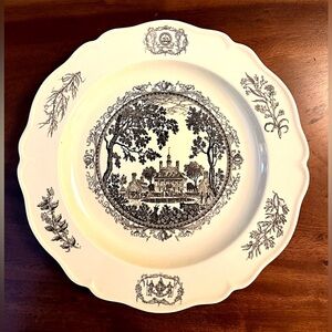 🩵 Wedgwood “The Governor’s Palace” 10” Collectible Plate